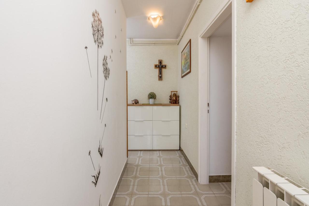 Family Friendly Apartments With A Swimming Pool Cepic, Central Istria - Sredisnja Istra - 11636 Zatka Cepic 外观 照片