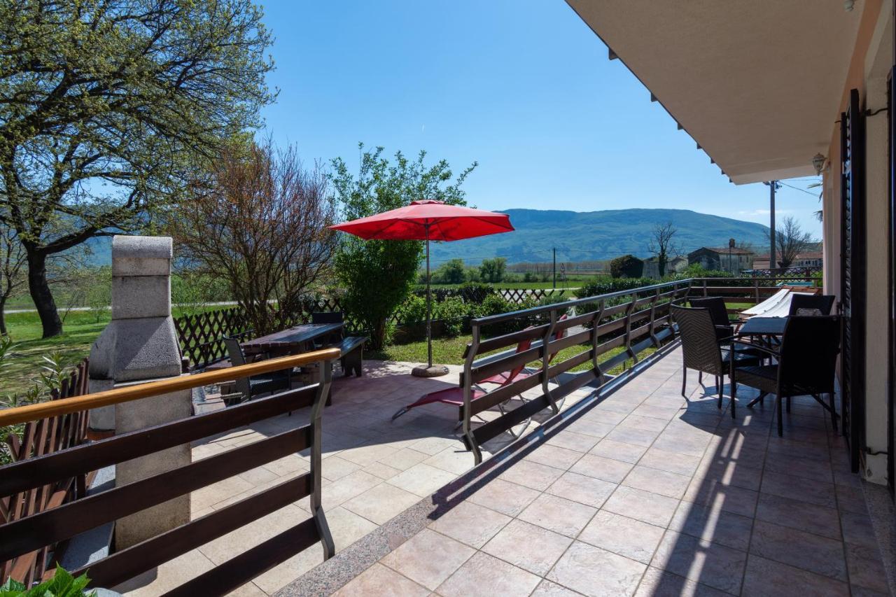 Family Friendly Apartments With A Swimming Pool Cepic, Central Istria - Sredisnja Istra - 11636 Zatka Cepic 外观 照片